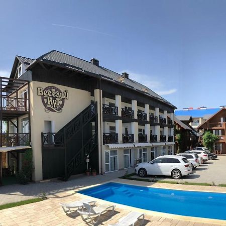 Веселий Кут Hotel Zaliznyy Port Exterior photo