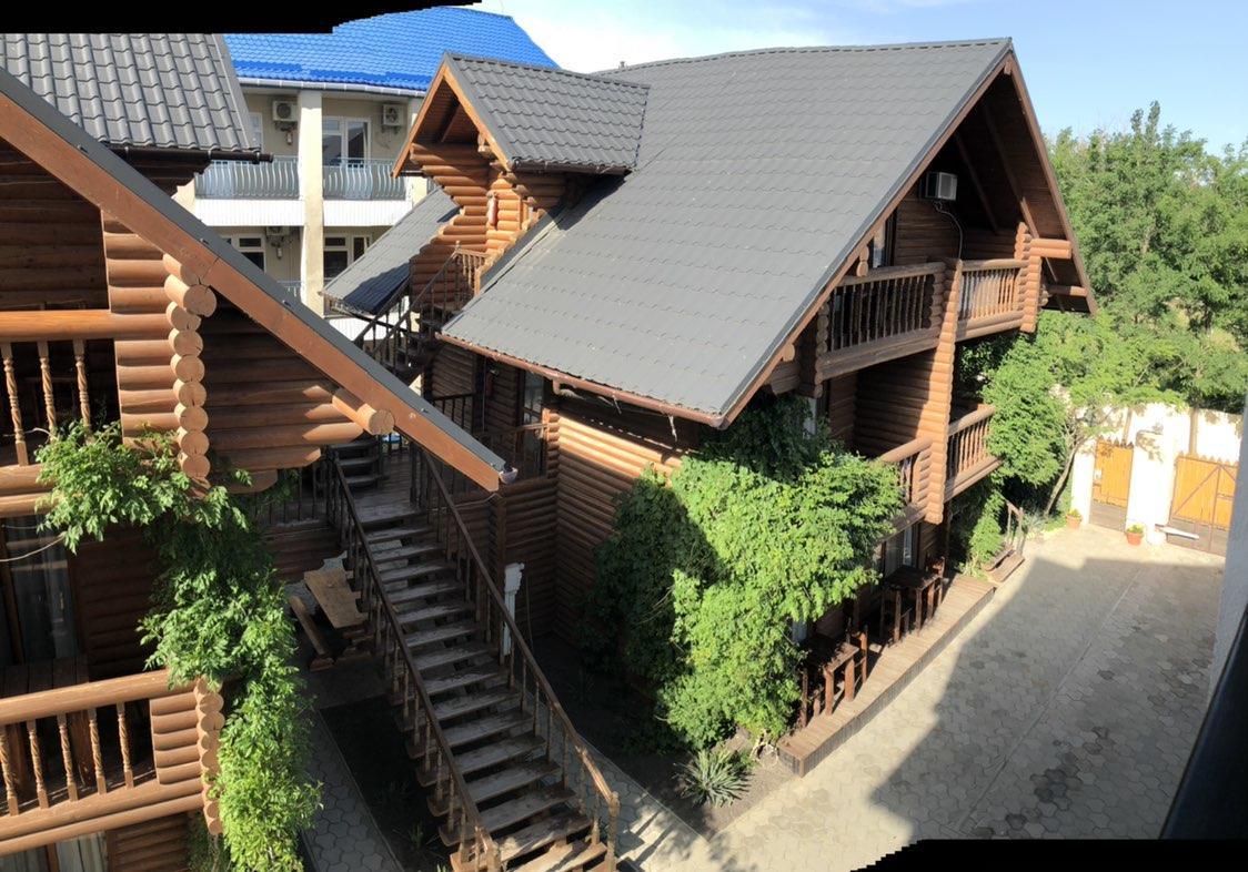Веселий Кут Hotel Zaliznyy Port Exterior photo